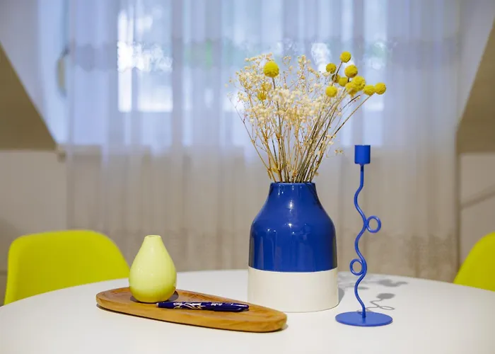 Deluxe Design * Debreţin